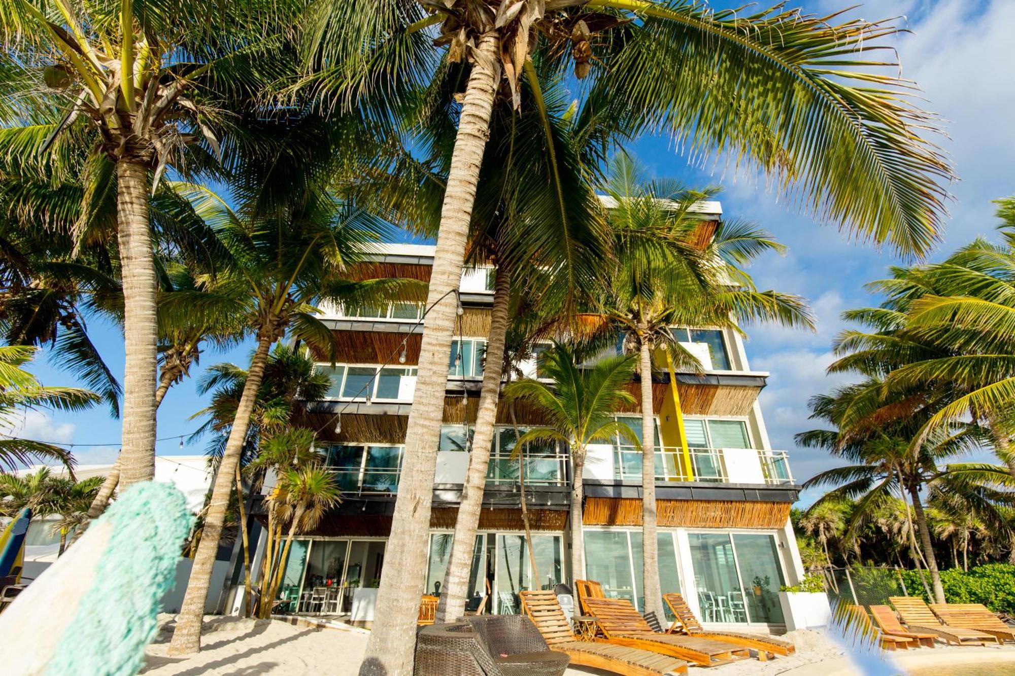 Angelina 28 Beachfront And Family Apartments - Modern And Relaxing Long Stays - 20 Min From Cancun Airport بويرتو موريلوس المظهر الخارجي الصورة